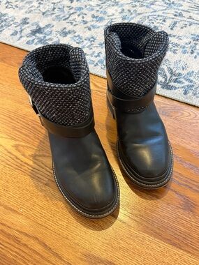 CHANEL Black Leather and Gray Tweed Cuffed Ankle Boots